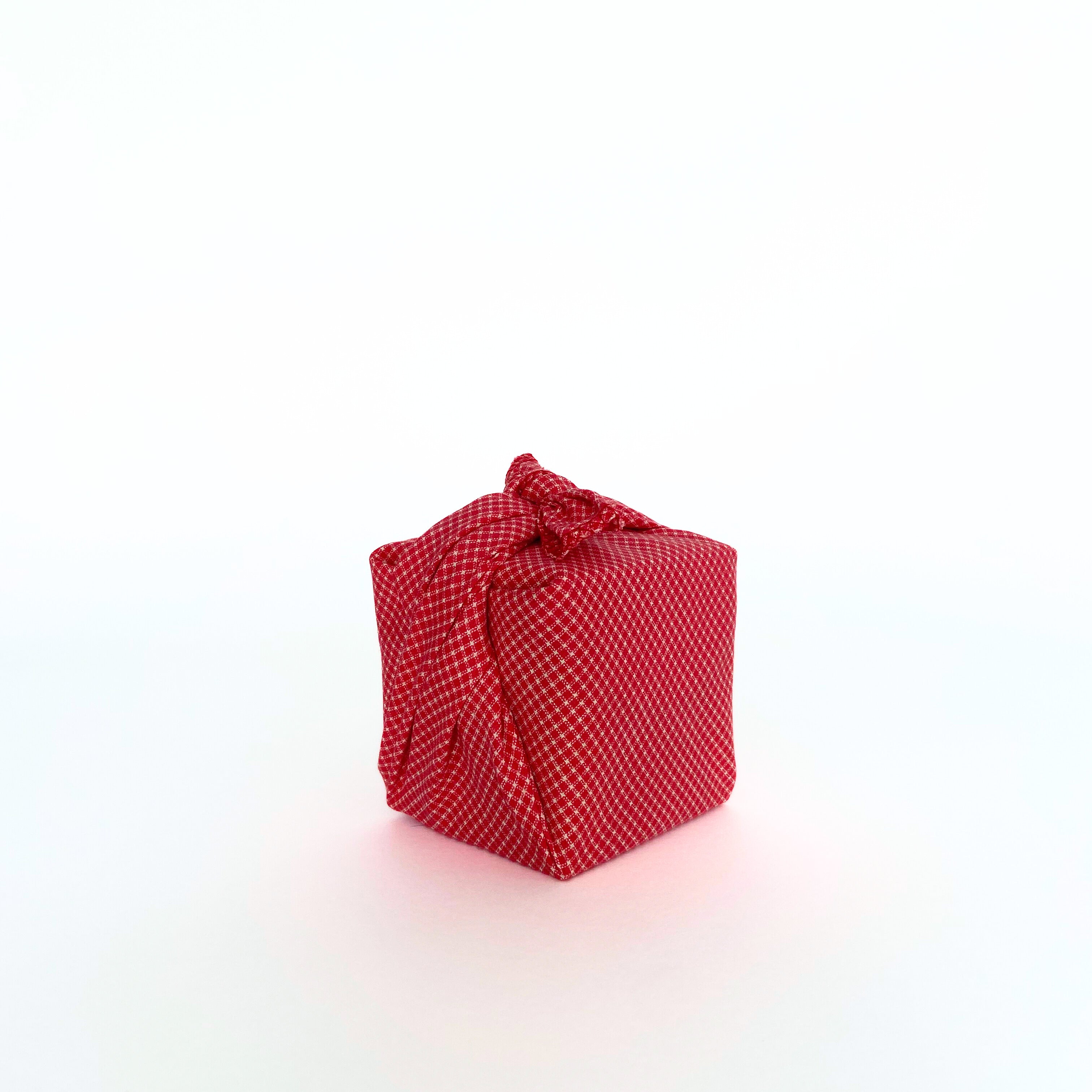 Resuable Single Layer Fabric Gift Wrap – Red Mini Check