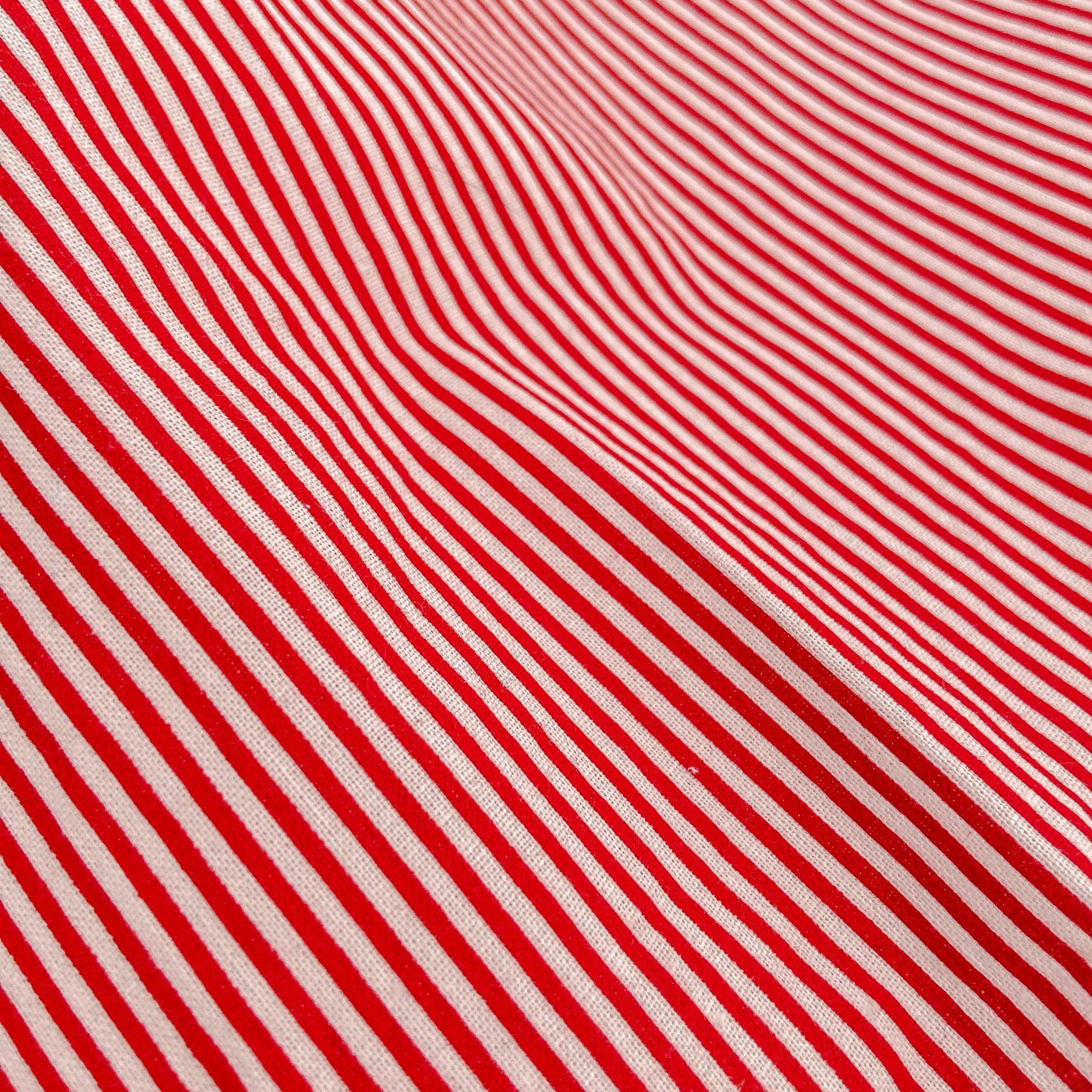 Resuable Single Layer Fabric Gift Wrap – Red White Stripe