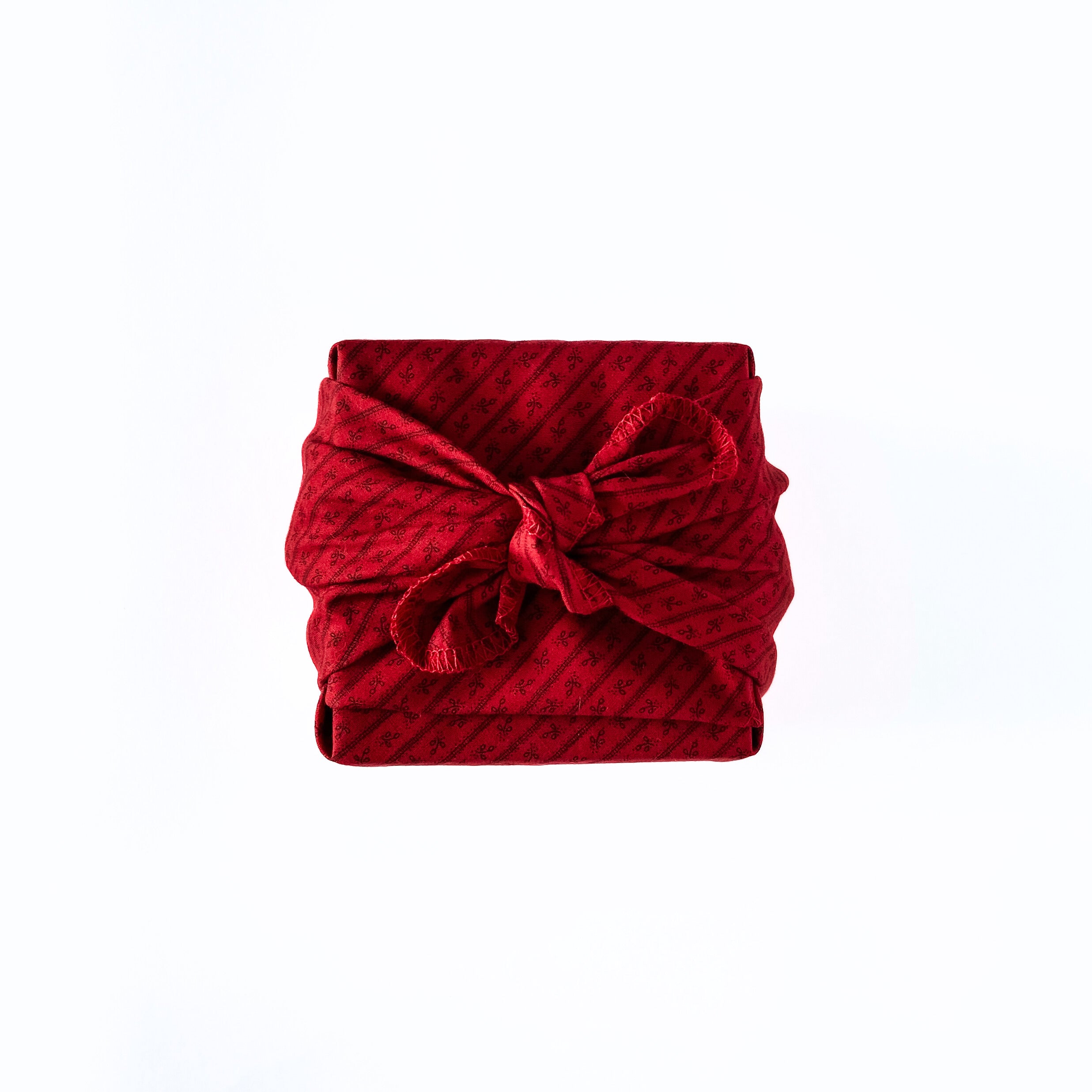 Resuable Single Layer Fabric Gift Wrap – Red Leaf Stripe