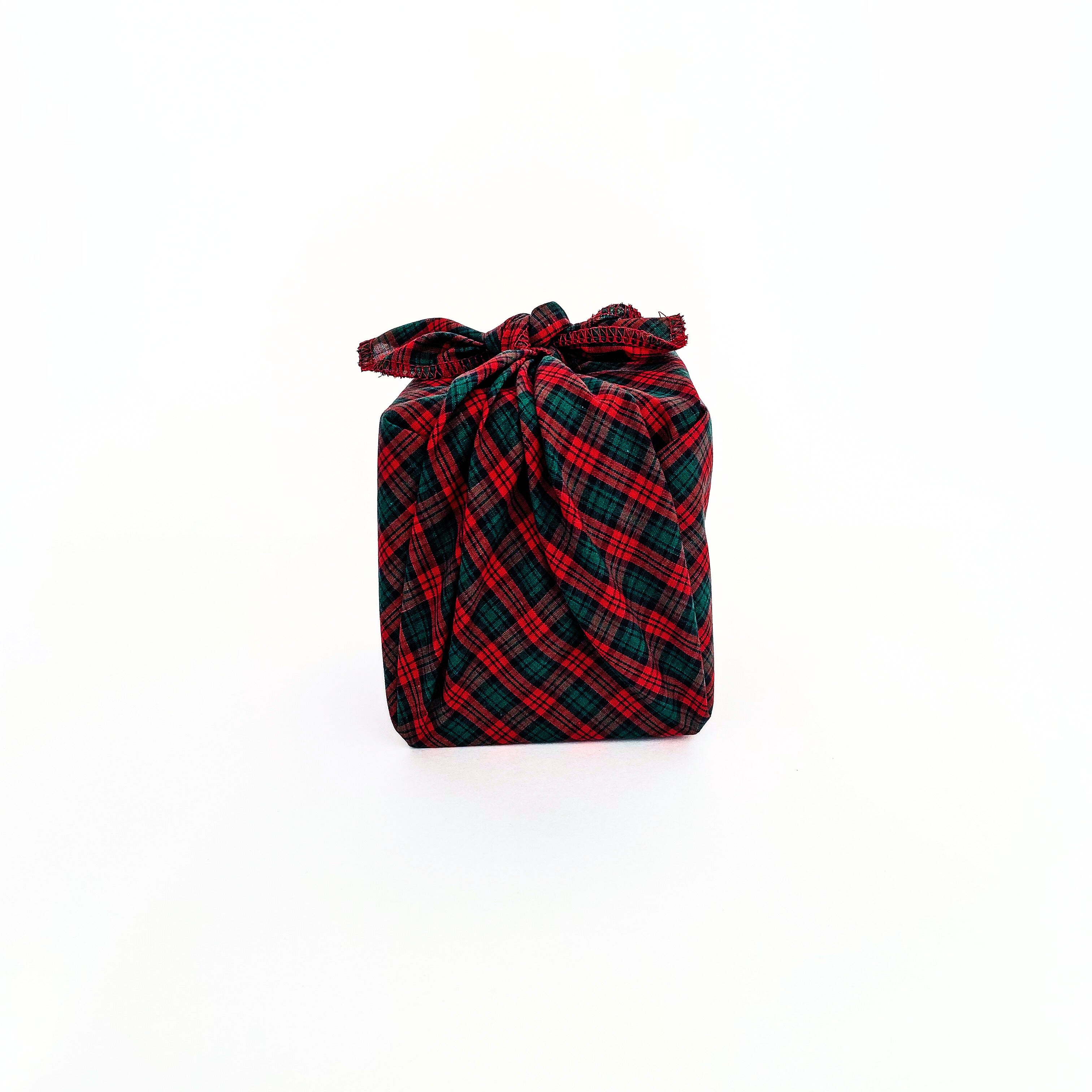 Resuable Single Layer Fabric Gift Wrap – Red Green Plaid