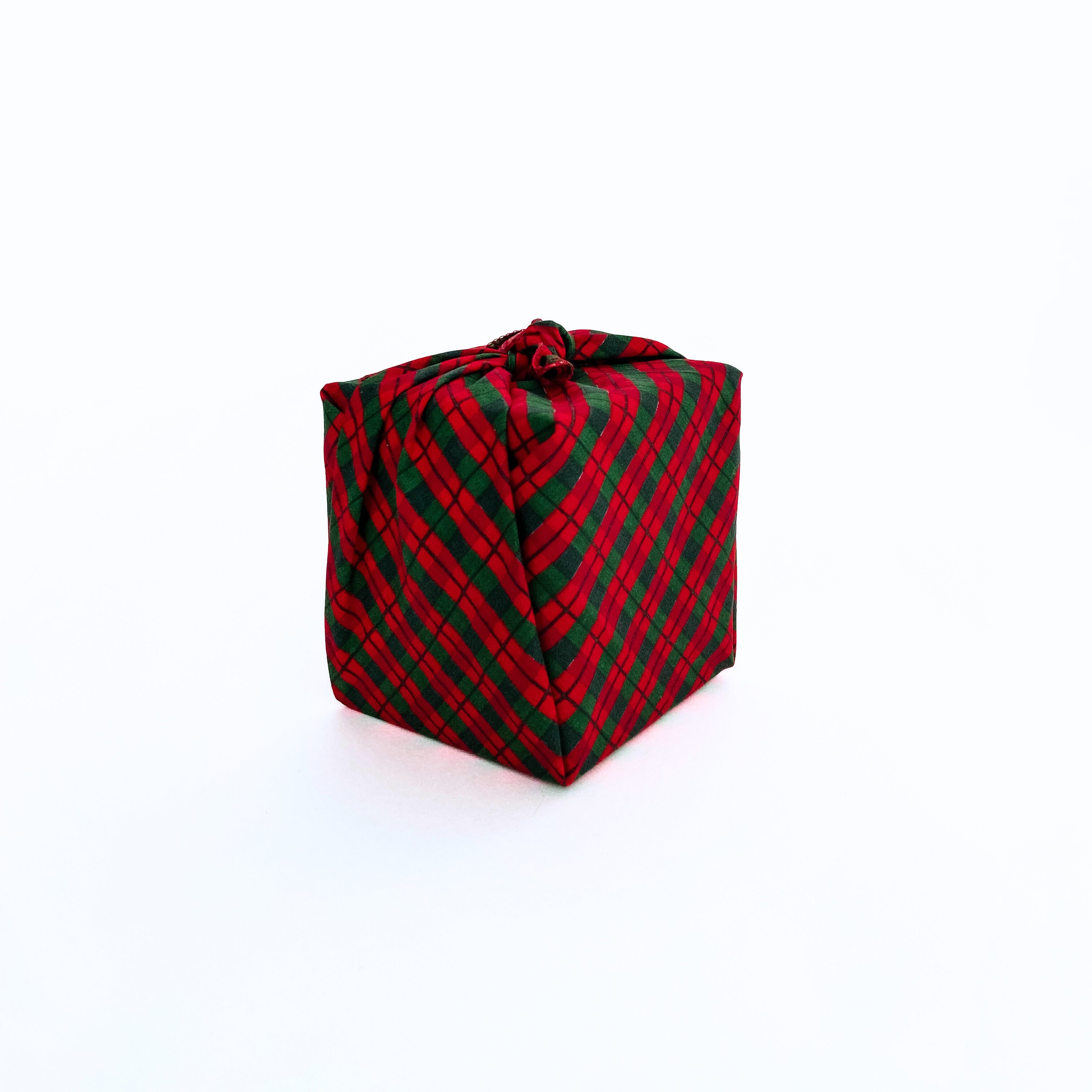 Resuable Single Layer Fabric Gift Wrap – Bright Red Green Plaid