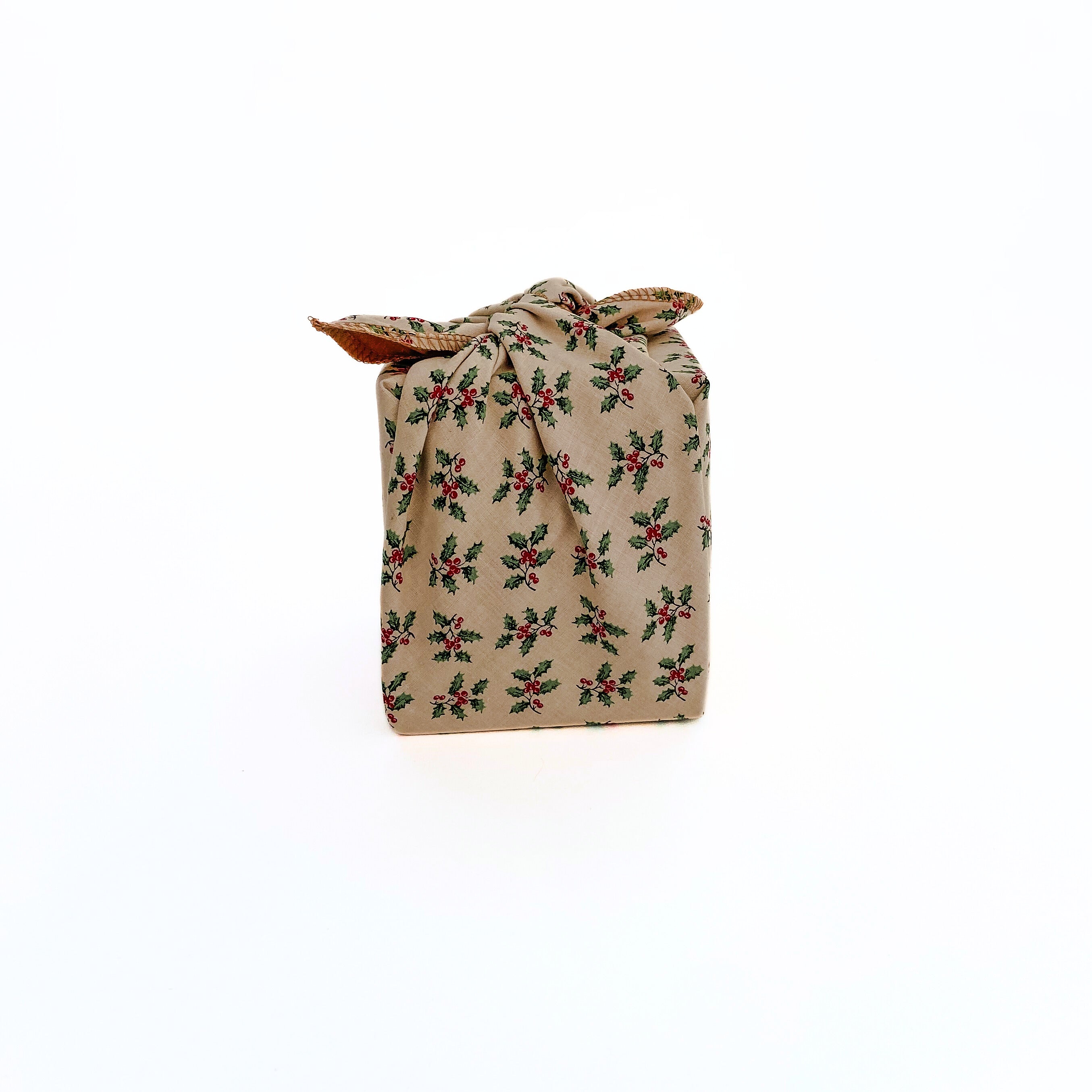 Resuable Double Layer Fabric Gift Wrap – Holly with Gold