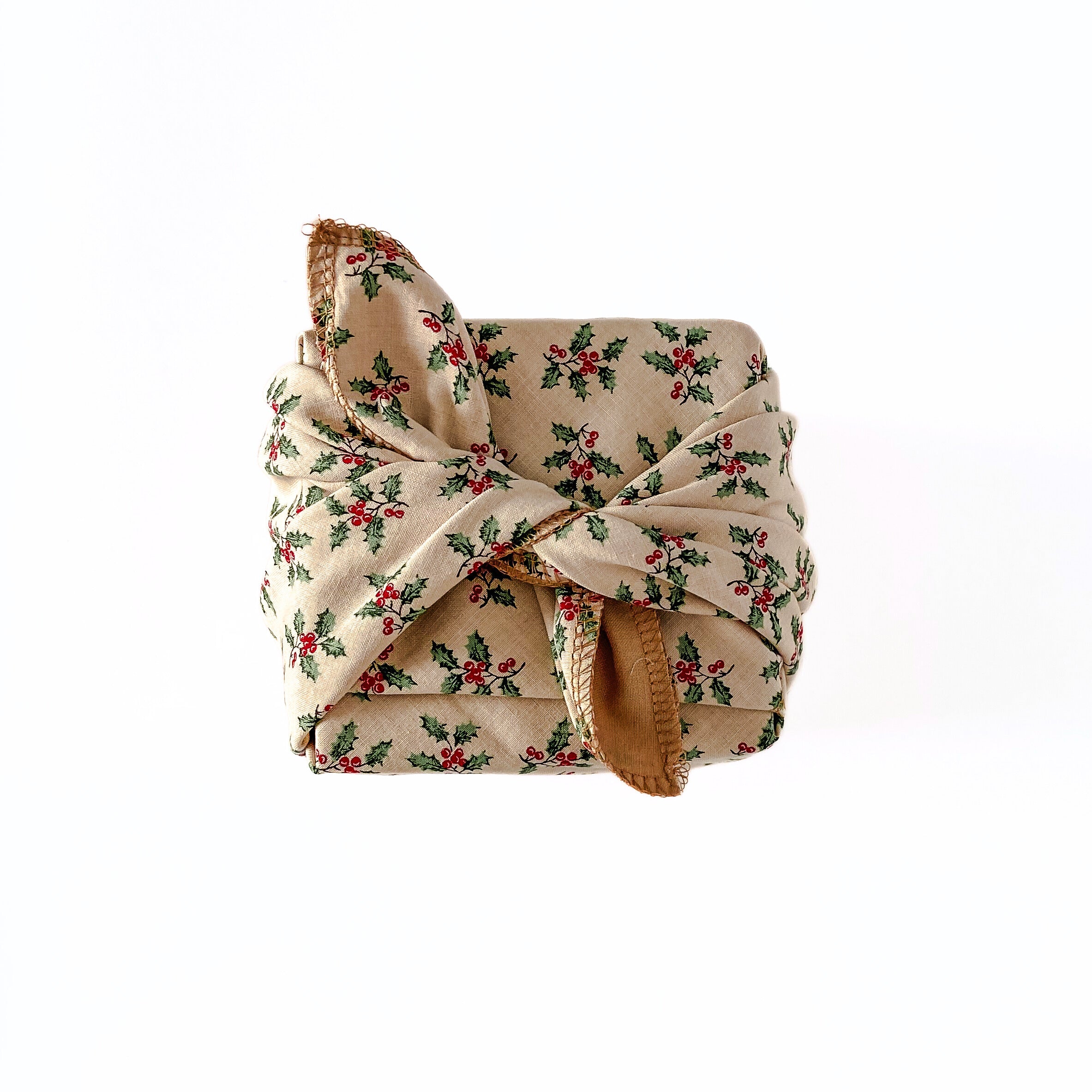 Resuable Double Layer Fabric Gift Wrap – Holly with Gold