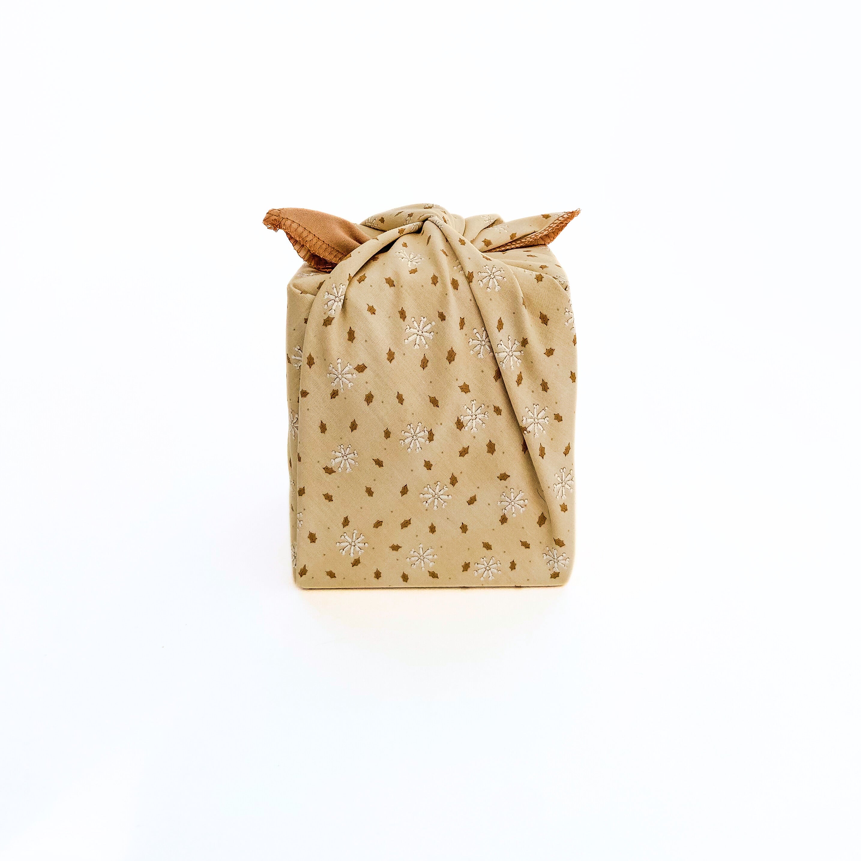 Resuable Double Layer Fabric Gift Wrap – Gold Snowflake