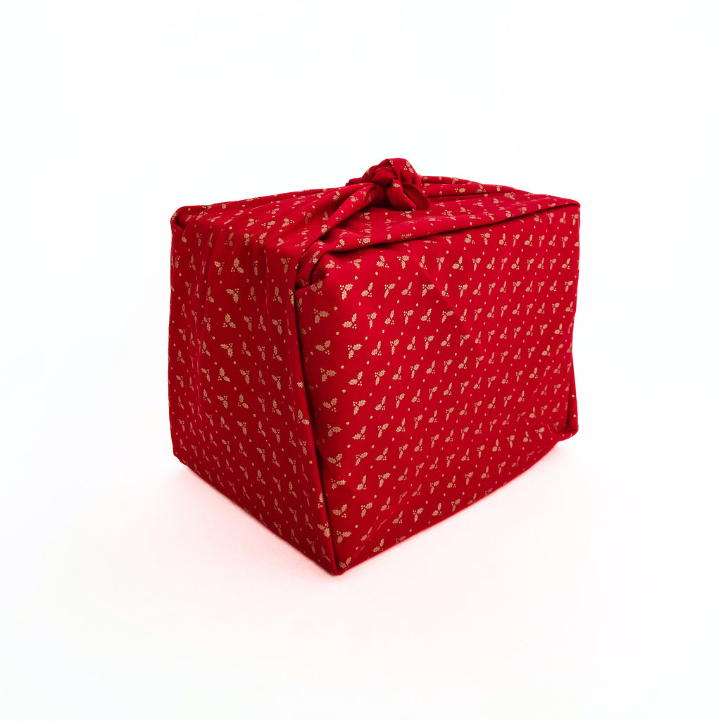 Resuable Single Layer Fabric Gift Wrap – Red Gold Holly
