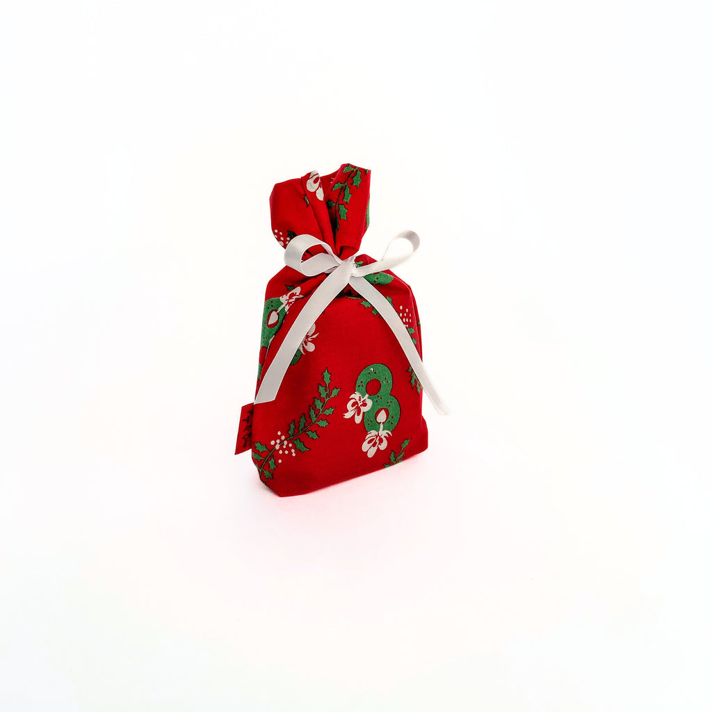 Reusable Gift Bag  – Handmade from Upcycled Vintage Fabric - Retro Wreath