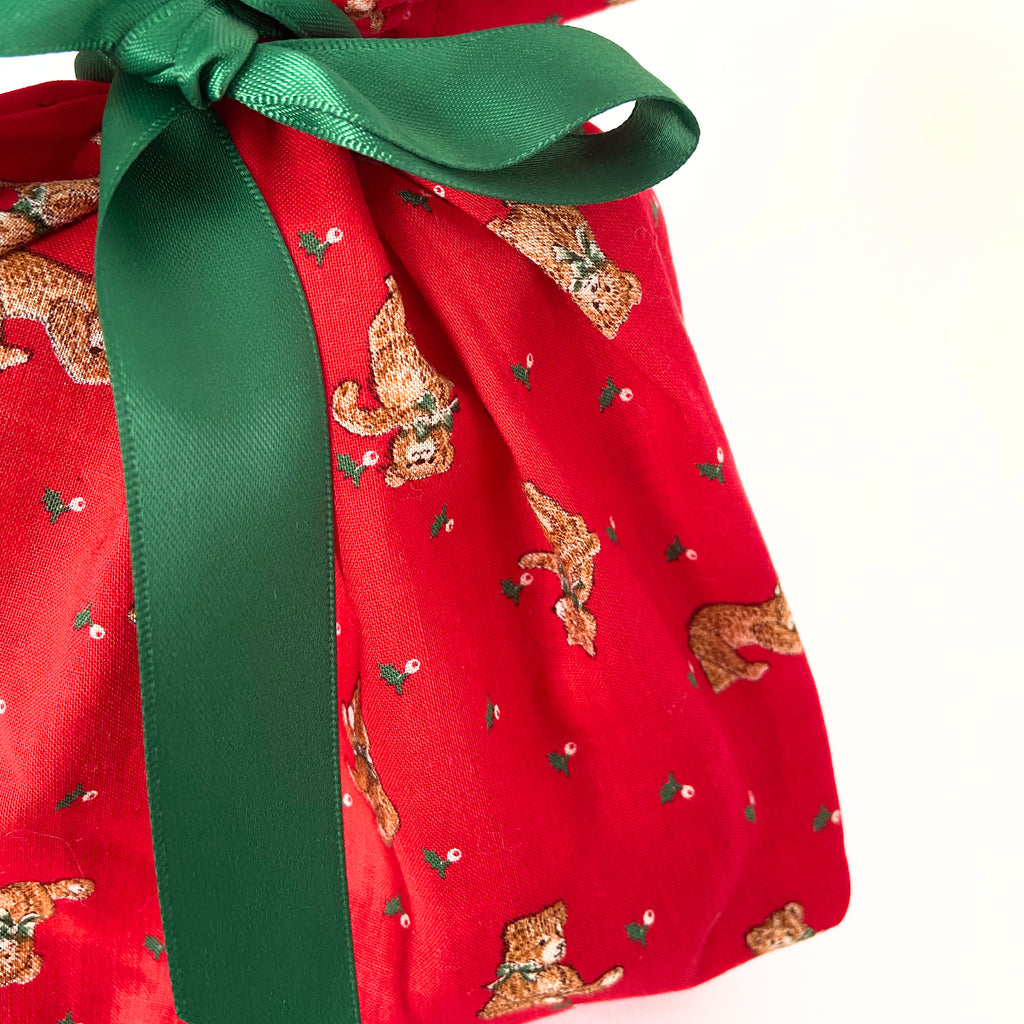 Resuable Single Layer Fabric Gift Wrap and Bag – Christmas Bear
