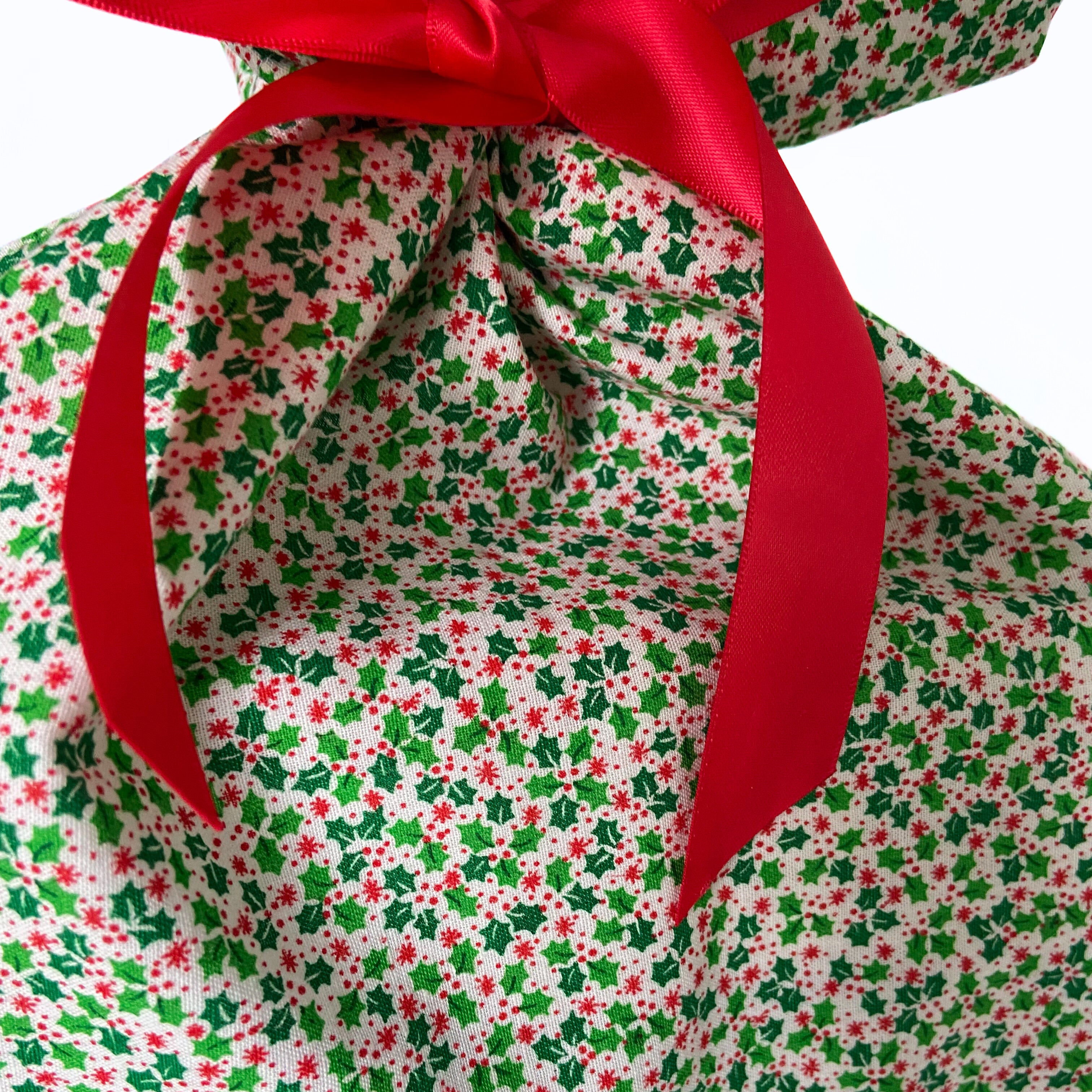 Reusable Gift Bag  – Handmade from Upcycled Vintage Fabric - Retro Holly