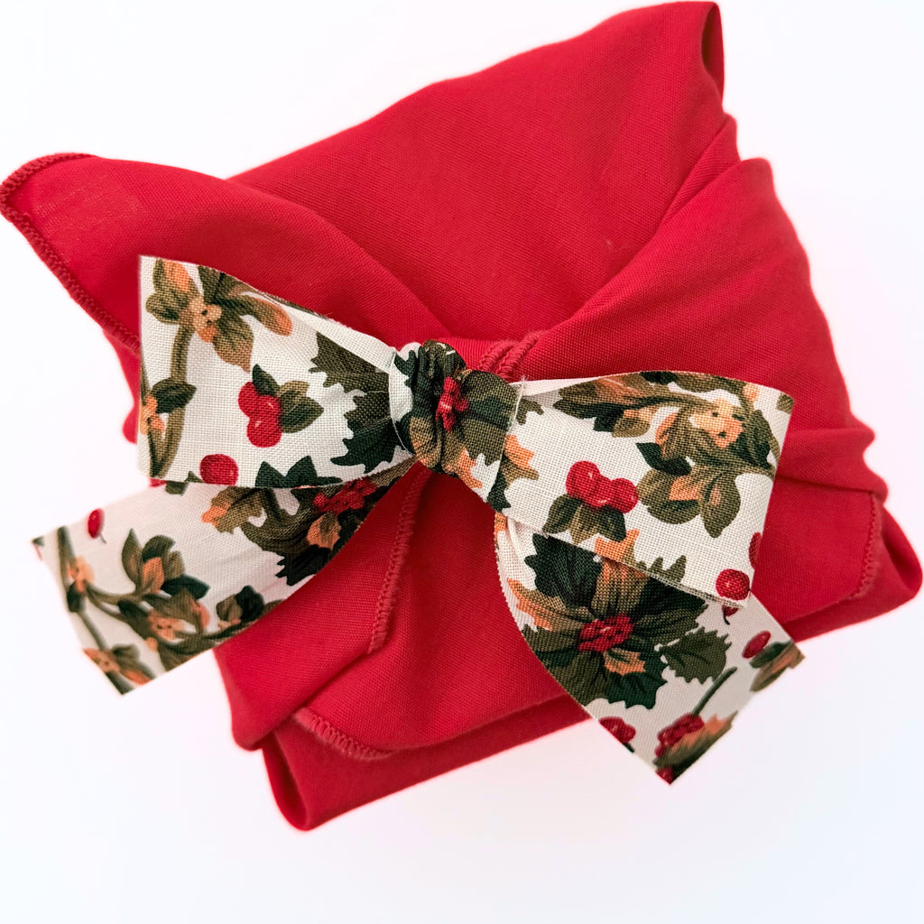 White Holly Medium Bow Set