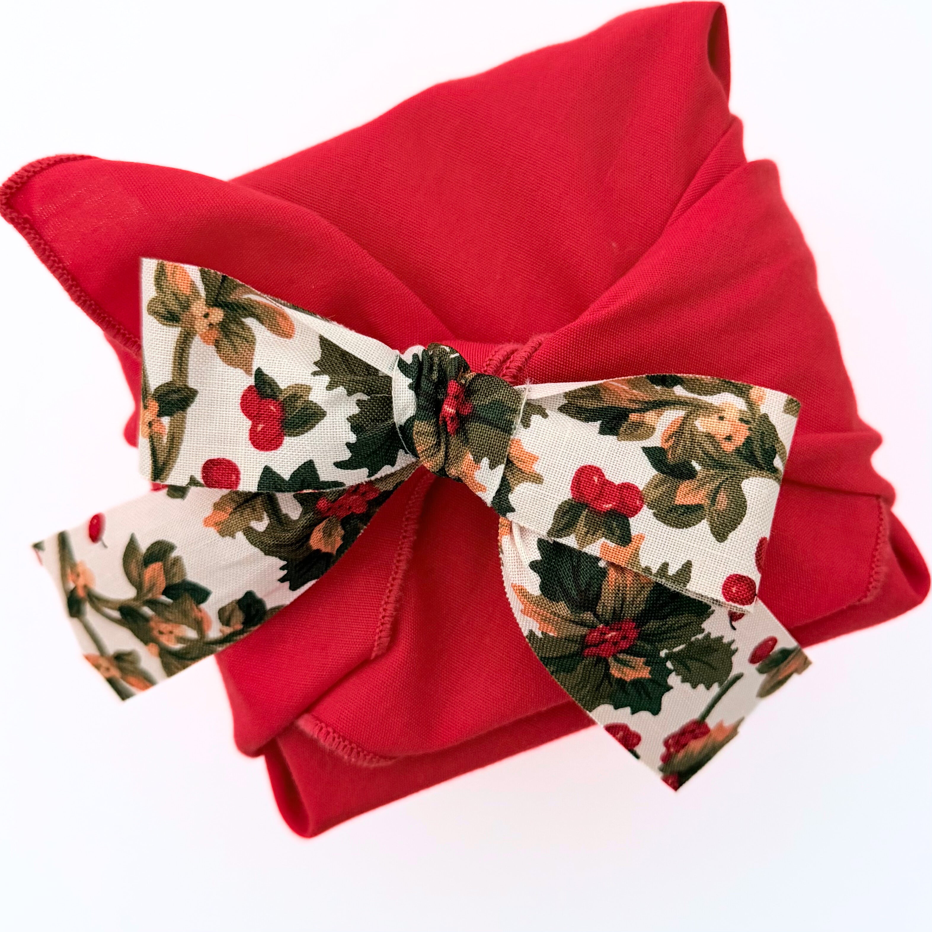 White Holly Medium Bow Set