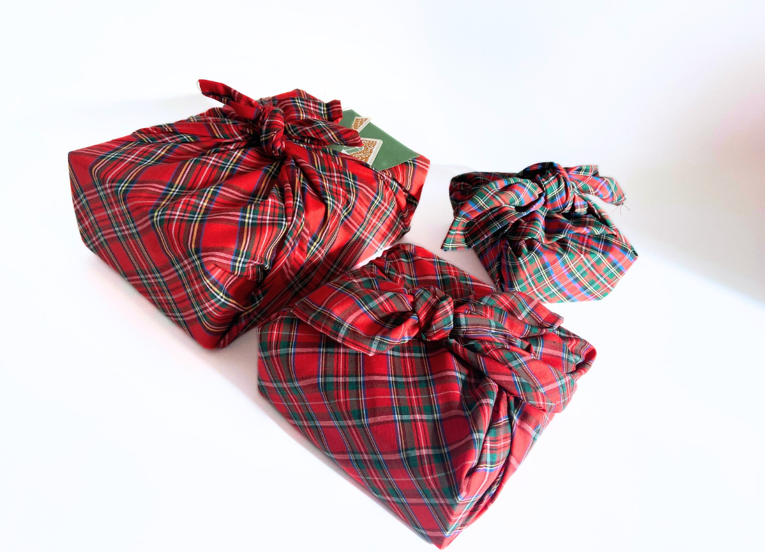 Pop & Bow Reusable Plaid Fabric Gift Wrap – Eco-Friendly Cloth Wrap - Small