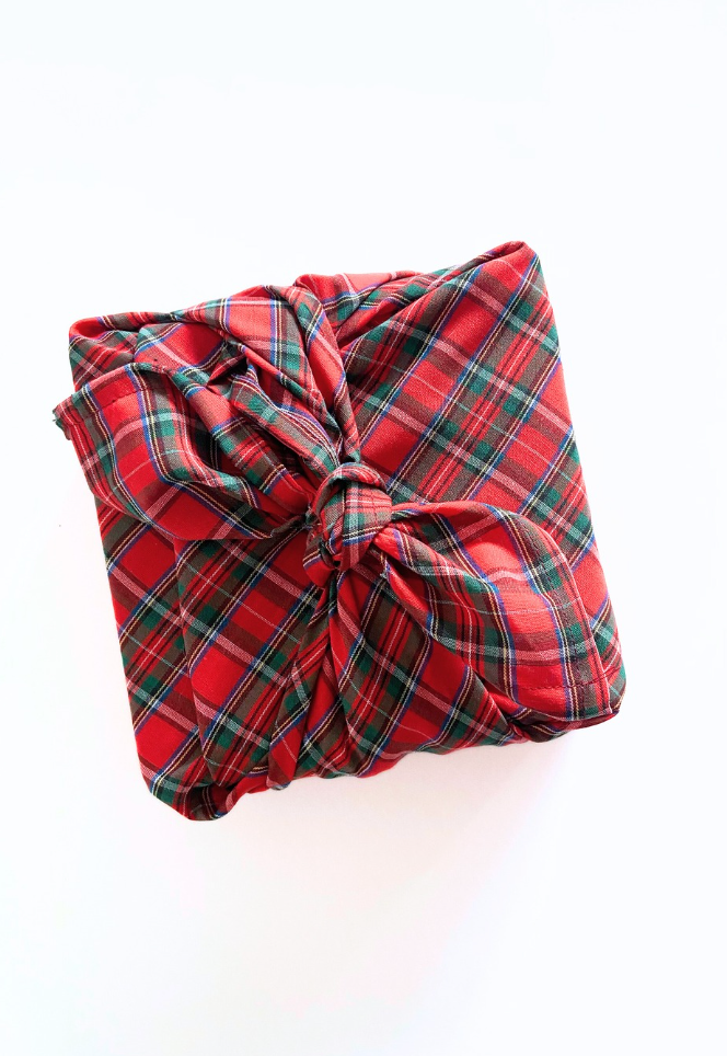 Pop & Bow Reusable Plaid Fabric Gift Wrap – Eco-Friendly Cloth Wrap - Small