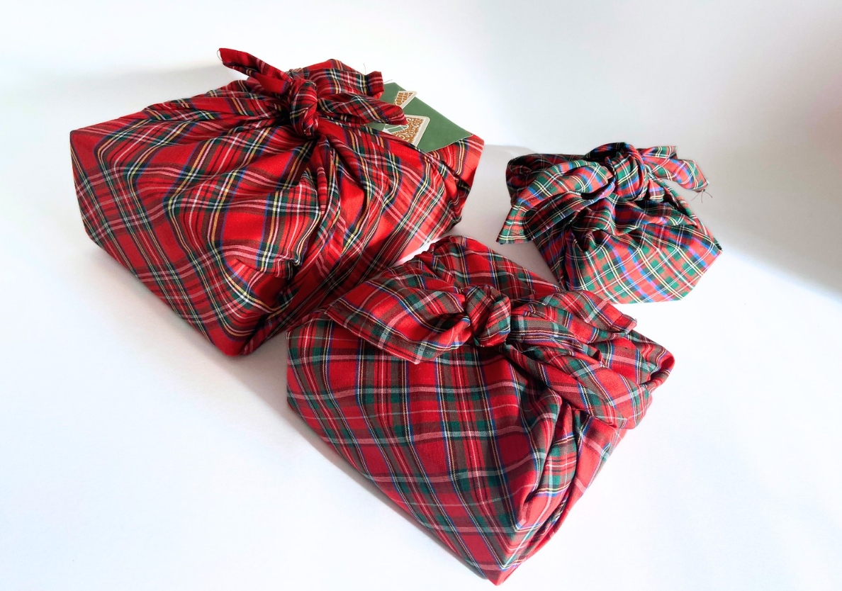 Pop & Bow Reusable Plaid Fabric Gift Wrap – Eco-Friendly Cloth Wrap - Small